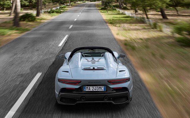 マセラティ MC20チェロに試乗──サーキットからリゾートまで何にでも使える万能スーパースポーツ｜Maserati