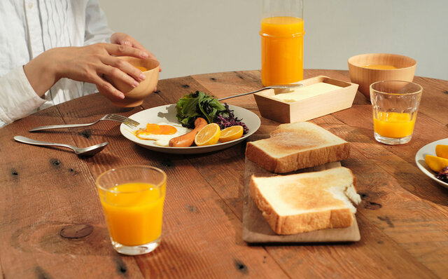 「B品」を生み出さない意匠と生産体制を確立。多様性にあふれた食卓を支える器｜ALONGU 明論具 