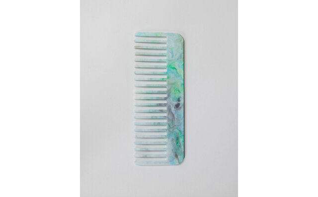 トップヘアスタイリストが作る100%リサイクルプラスチックのヘアコーム|RE=COMB トップヘアスタイリストが作る100%リサイクルプラスチックのヘアコーム|RE=COMB