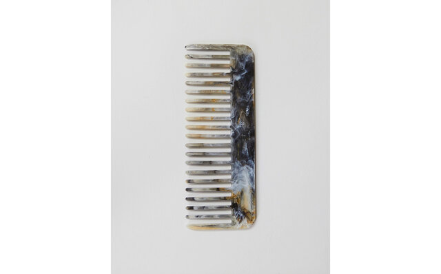 トップヘアスタイリストが作る100%リサイクルプラスチックのヘアコーム|RE=COMB トップヘアスタイリストが作る100%リサイクルプラスチックのヘアコーム|RE=COMB