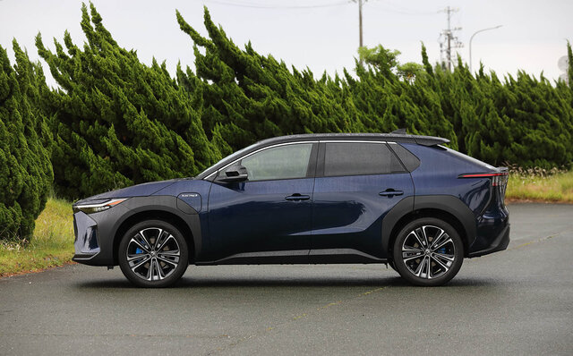 トヨタとスバルが共同開発したSUV型BEV、bZ4Xとソルテラに試乗　その乗り味の違いに迫る｜TOYOTA  SUBARU