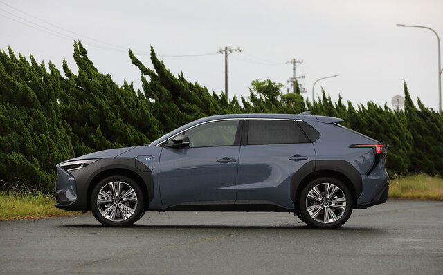 トヨタとスバルが共同開発したSUV型BEV、bZ4Xとソルテラに試乗　その乗り味の違いに迫る｜TOYOTA  SUBARU