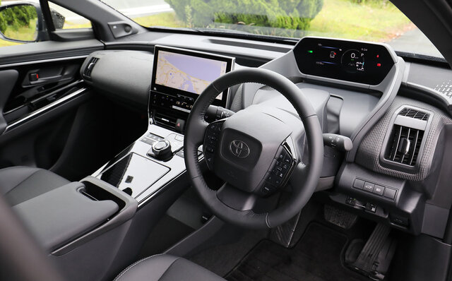 トヨタとスバルが共同開発したSUV型BEV、bZ4Xとソルテラに試乗　その乗り味の違いに迫る｜TOYOTA  SUBARU