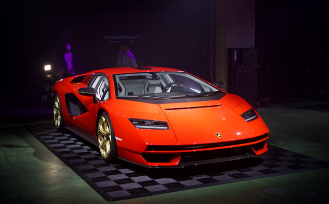 48Vハイブリッドの新型「カウンタック」が日本上陸｜Lamborghini