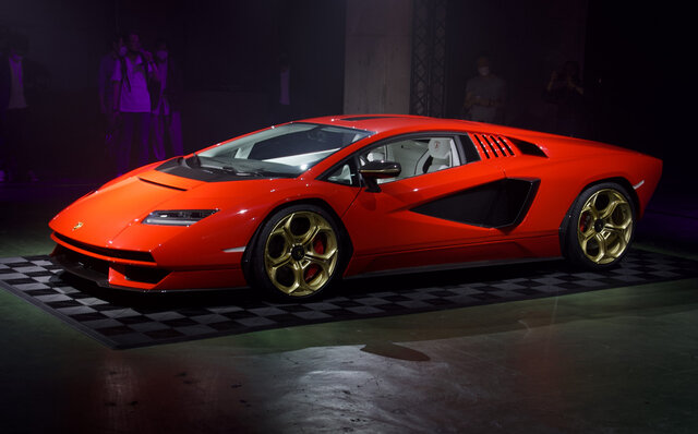 48Vハイブリッドの新型「カウンタック」が日本上陸｜Lamborghini