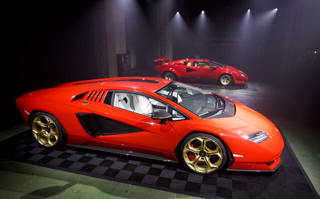 48Vハイブリッドの新型「カウンタック」が日本上陸｜Lamborghini