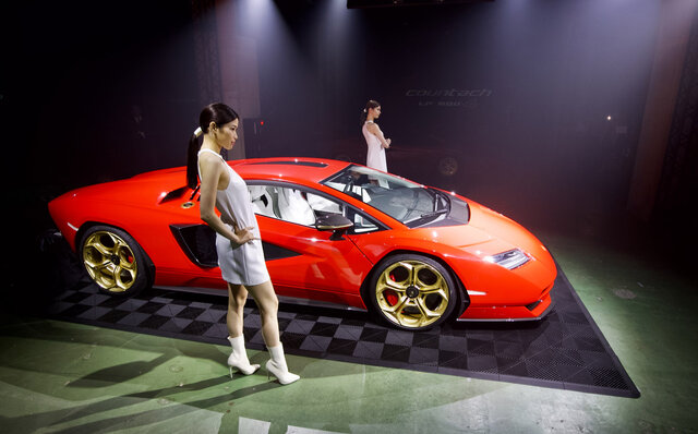 48Vハイブリッドの新型「カウンタック」が日本上陸｜Lamborghini