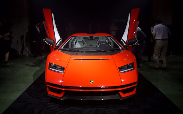 48Vハイブリッドの新型「カウンタック」が日本上陸｜Lamborghini
