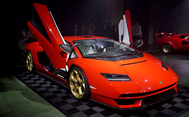 48Vハイブリッドの新型「カウンタック」が日本上陸｜Lamborghini
