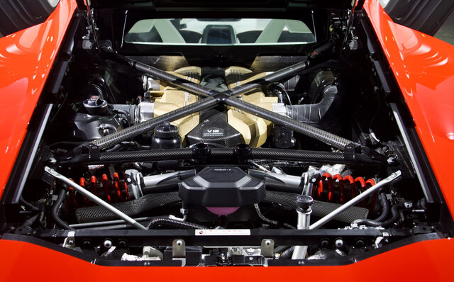 48Vハイブリッドの新型「カウンタック」が日本上陸｜Lamborghini