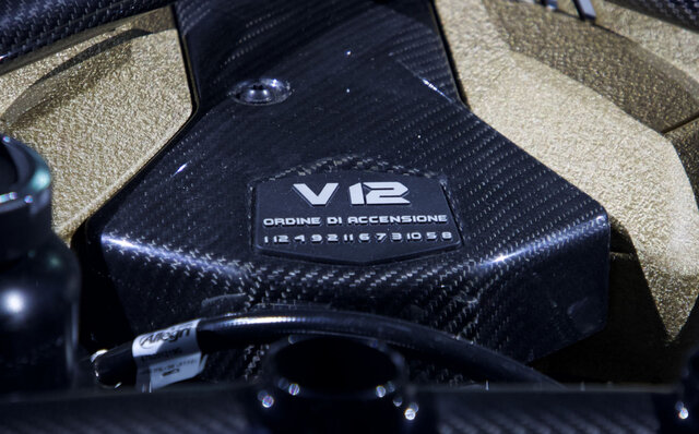 48Vハイブリッドの新型「カウンタック」が日本上陸｜Lamborghini