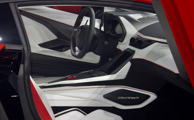 48Vハイブリッドの新型「カウンタック」が日本上陸｜Lamborghini