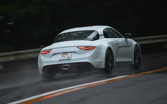 新型アルピーヌA110に試乗──“110GT”と“110S” その違いに迫る|Alpine 新型アルピーヌA110に試乗──“110GT”と“110S” その違いに迫る|Alpine