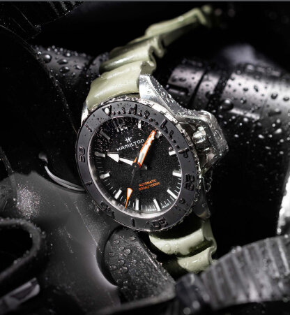 水中探検家のための精密ツール「カーキ ネイビー オープンウォーター オート」|HAMILTON 水中探検家のための精密ツール「カーキ ネイビー オープンウォーター オート」|HAMILTON