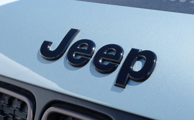 リサイクル素材をシートに用いたエシカルなPHEVレネゲードの限定車|Jeep® リサイクル素材をシートに用いたエシカルなPHEVレネゲードの限定車|Jeep®