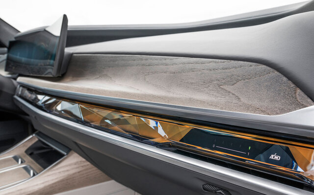 BMWのフラッグシップセダン、新型「 7シリーズ」販売開始──初のBEV「i7」もラインナップ|BMW BMWのフラッグシップセダン、新型「 7シリーズ」販売開始──初のBEV「i7」もラインナップ|BMW