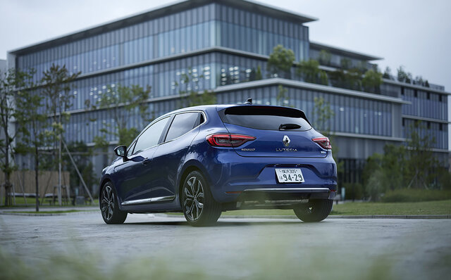 ルノー ルーテシアE-TECHハイブリッドに試乗──スポーティな走りと驚異の低燃費を両立｜Renault