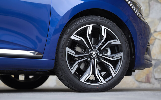 ルノー ルーテシアE-TECHハイブリッドに試乗──スポーティな走りと驚異の低燃費を両立｜Renault