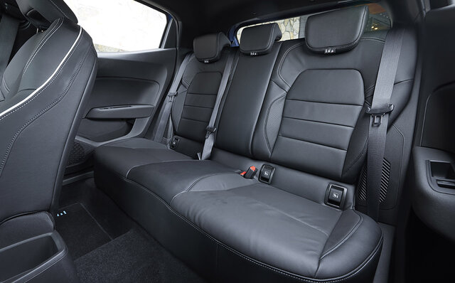 ルノー ルーテシアE-TECHハイブリッドに試乗──スポーティな走りと驚異の低燃費を両立｜Renault