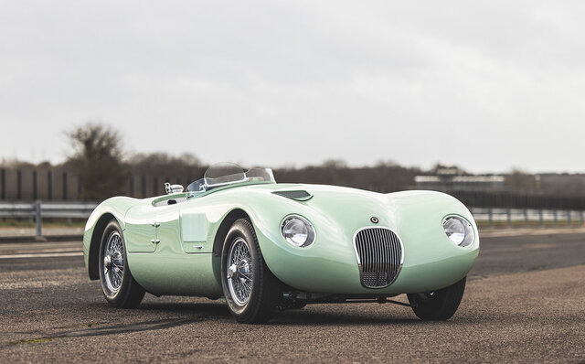 約70年の時を経て新車として蘇る、往年の名車Cタイプ｜Jaguar
