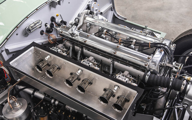 約70年の時を経て新車として蘇る、往年の名車Cタイプ｜Jaguar