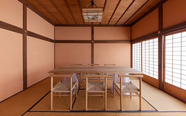 550年の歴史を重ねた名刹で特別な時間を。 城端別院善徳寺内を改修したテレワークスペースがOPEN|Travel 550年の歴史を重ねた名刹で特別な時間を。 城端別院善徳寺内を改修したテレワークスペースがOPEN|Travel