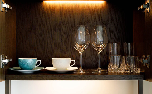 まるで千夜一夜物語。黄金色に煌めく石垣島の「ナイトプール」で大人時間を満喫！｜TRAVEL