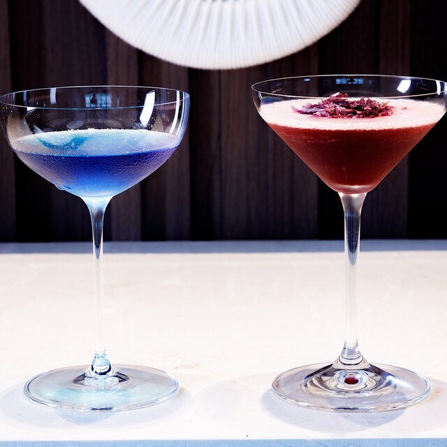 まるで千夜一夜物語。黄金色に煌めく石垣島の「ナイトプール」で大人時間を満喫！｜TRAVEL