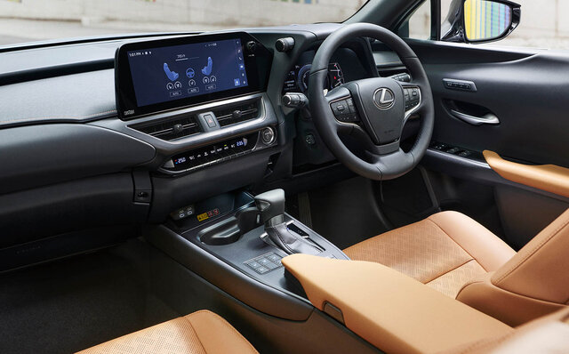 走りの味の深化──マイナーチェンジを受けた新型レクサスUXが発売｜LEXUS