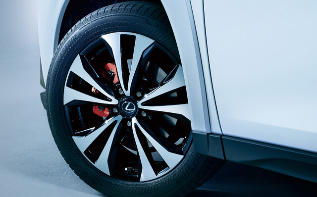 走りの味の深化──マイナーチェンジを受けた新型レクサスUXが発売｜LEXUS