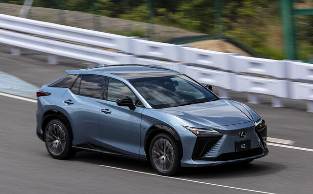 レクサス「RZ」のステアバイワイヤ搭載モデル(プロトタイプ)に試乗──持ち替えなしでハンドル操作が自由自在|LEXUS レクサス「RZ」のステアバイワイヤ搭載モデル(プロトタイプ)に試乗──持ち替えなしでハンドル操作が自由自在|LEXUS