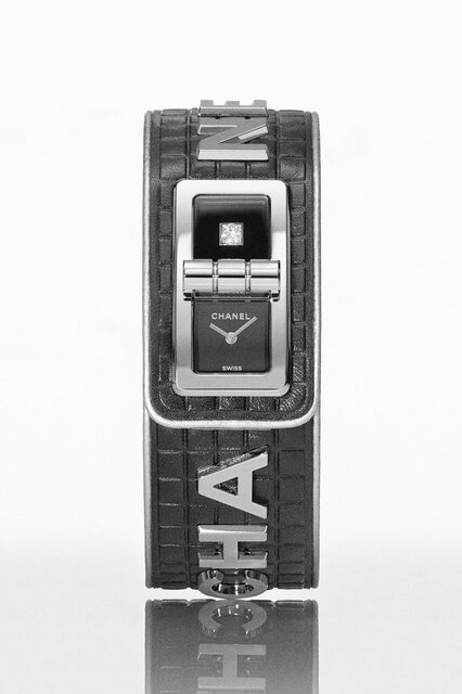“CHANEL”のロゴが主役!「シャネル ウォンテッド カプセル コレクション」|CHANEL “CHANEL”のロゴが主役!「シャネル ウォンテッド カプセル コレクション」|CHANEL