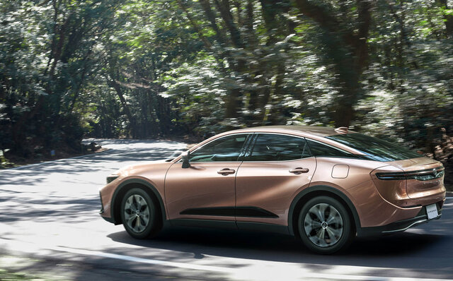 16代目となる新型トヨタ「クラウン」がワールドプレミア──クロスオーバーからSUVまで4つのモデルを展開｜TOYOTA