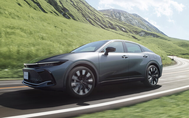 16代目となる新型トヨタ「クラウン」がワールドプレミア──クロスオーバーからSUVまで4つのモデルを展開｜TOYOTA