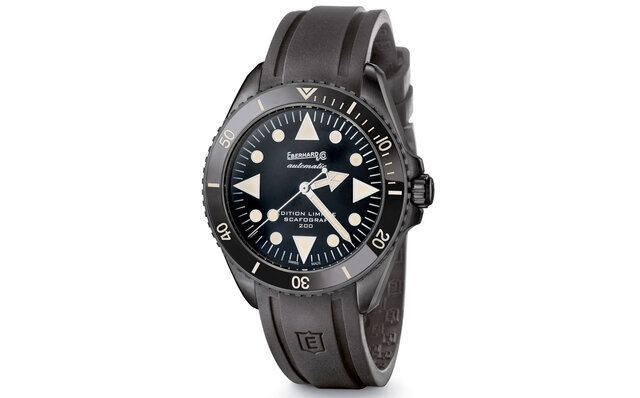 オールブラック＆ヴィンテージベージュ。時計界の最旬トレンドを盛り込んだ限定モデル｜EBERHARD