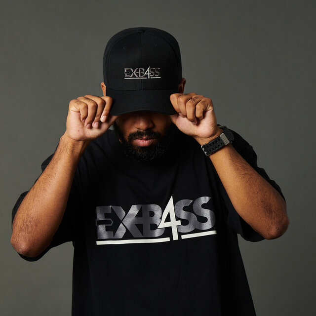 NITRO MICROPHONE UNDERGROUNDのメンバーXBSディレクションの新ブランド『EXB4SS』登場。Tシャツとキャップを発売｜EXB4SS