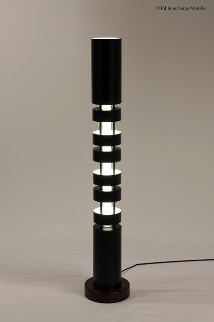 セルジュ・ムイユが1962年にデザインしたフロアランプシリーズを忠実に継承｜Editions Serge Mouille®