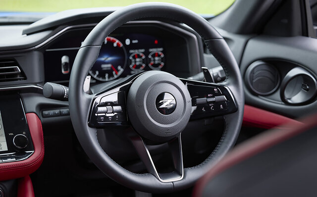 日産「フェアレディZ」に試乗──ドライバーと一体になって走るダンスパートナー｜NISSAN