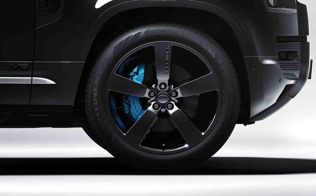 『007/ノー・タイム・トゥ・ダイ』に登場したディフェンダーがチャリティオークションに!|Jaguar Land Rover 『007/ノー・タイム・トゥ・ダイ』に登場したディフェンダーがチャリティオークションに!|Jaguar Land Rover