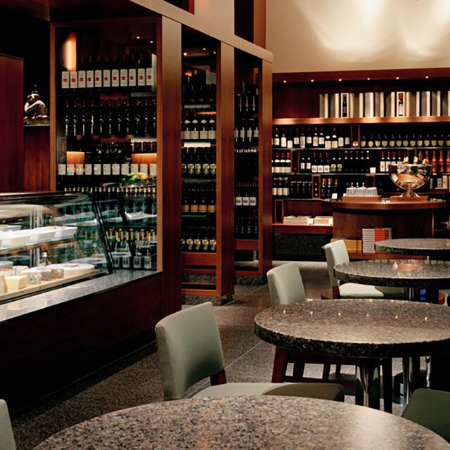 オリジナルビールのフリーフローをお得に楽しむ、パーク ハイアット 東京の夏の風物詩が2年ぶりに復活｜PARK HYATT TOKYO