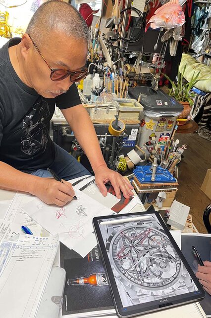 世界的イラストレーター・空山 基氏と、ロジェ・デュブイが夢のコラボレーション|ROGER DUBUIS 世界的イラストレーター・空山 基氏と、ロジェ・デュブイが夢のコラボレーション|ROGER DUBUIS