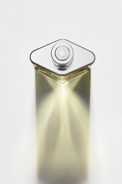 エルメスのメンズフレグランス「H24」からオー ド パルファムとスキンケア3種が登場｜HERMÈS