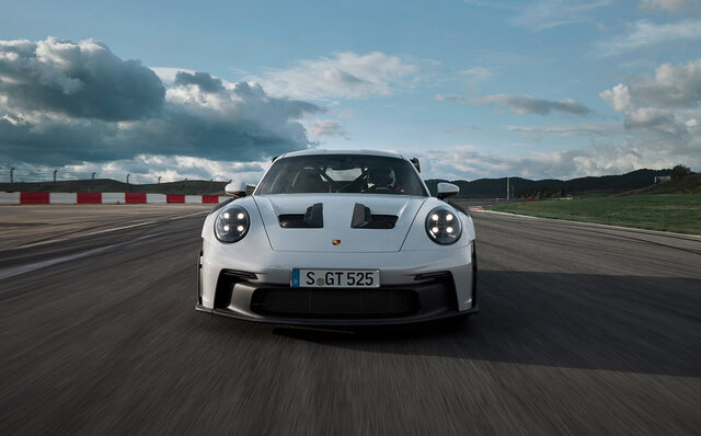 公道走行可能なハイパフォーマンスマシン、新型ポルシェ「911 GT3 RS」予約受注を開始|Porsche 公道走行可能なハイパフォーマンスマシン、新型ポルシェ「911 GT3 RS」予約受注を開始|Porsche