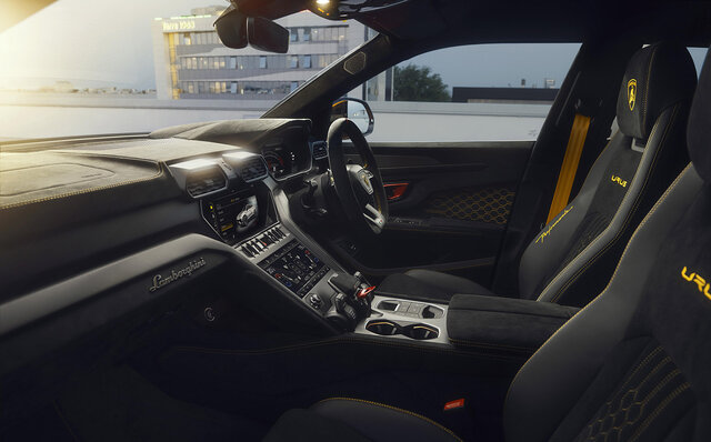 スーパーSUV「ウルス」のハイパフォーマンスバージョン「ペルフォルマンテ」登場|Lamborghini スーパーSUV「ウルス」のハイパフォーマンスバージョン「ペルフォルマンテ」登場|Lamborghini