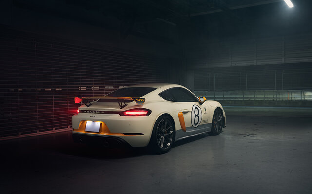 伝説のレーシングドライバー 生沢徹が日本グランプリで優勝したポルシェ906をオマージュ──718ケイマンGT4ベースの1台のみの特別モデル｜Porsche