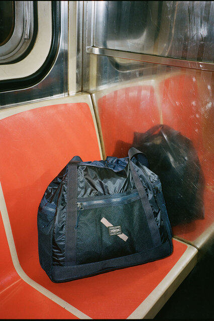 Saturdays NYC×Porterの新作はメッシュが目を引くドローストリングバッグ｜Saturdays NYC