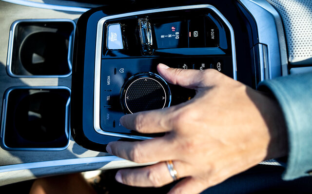 歌舞伎俳優 中村獅童が語る、新たなる時代を創造するラグジュアリーセダンBMW i7の魅力｜BMW