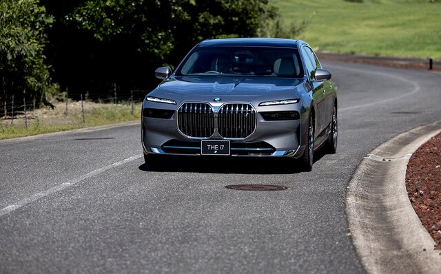 歌舞伎俳優 中村獅童が語る、新たなる時代を創造するラグジュアリーセダンBMW i7の魅力｜BMW