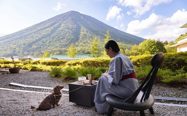 ［犬と泊まれる宿］with わんこドライブで日光へ。ドア to ドアで気兼ねなく、町全体がわんこ歓迎でフレンドリー！｜TRAVEL