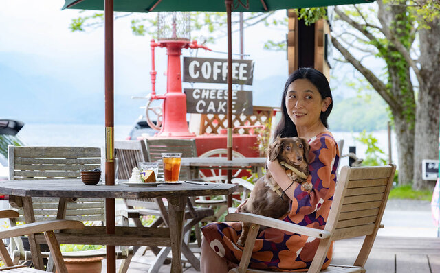 ［犬と泊まれる宿］with わんこドライブで日光へ。ドア to ドアで気兼ねなく、町全体がわんこ歓迎でフレンドリー！｜TRAVEL